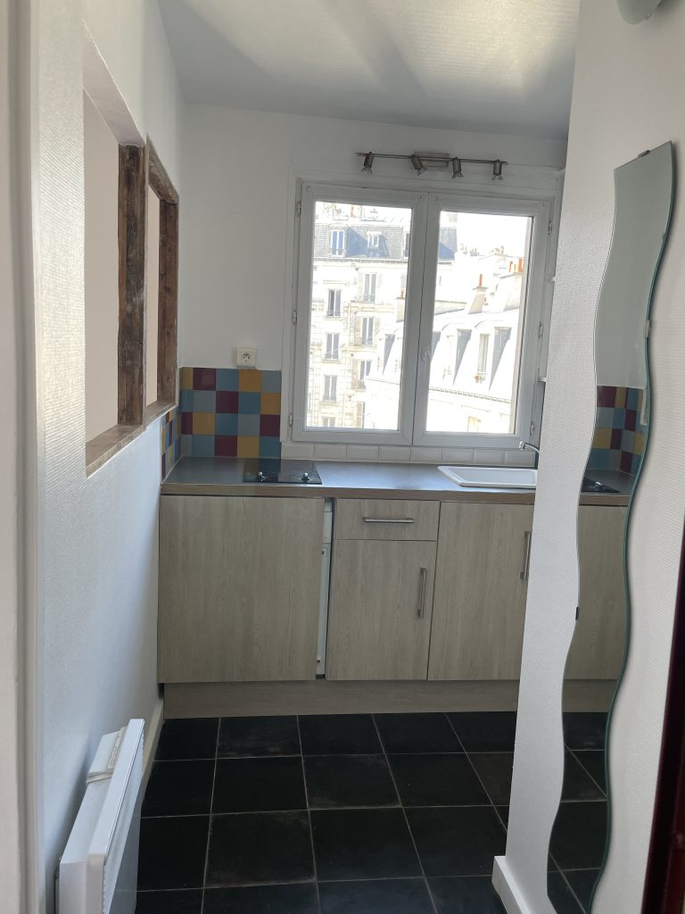 Studio_Paris_VIII_peinture_02